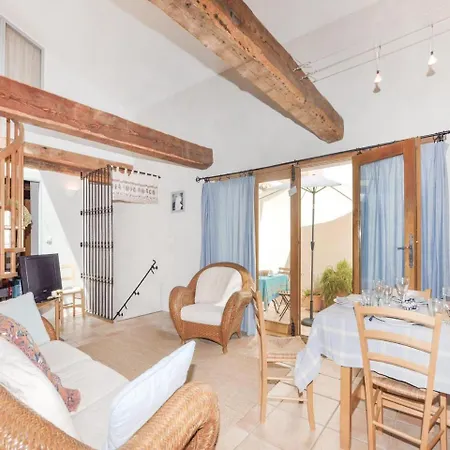 Three-bedroom In アパート Montséret