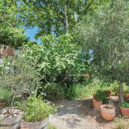 アパート Three-bedroom In