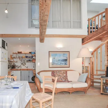アパート Three-bedroom In Montséret