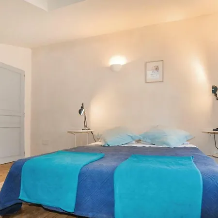 Three-bedroom In Montséret